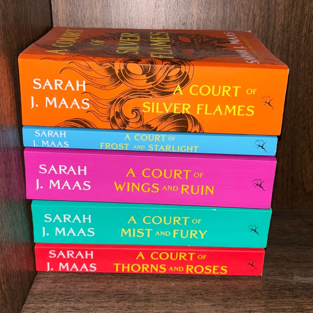Sarah J Maas ACOTAR series